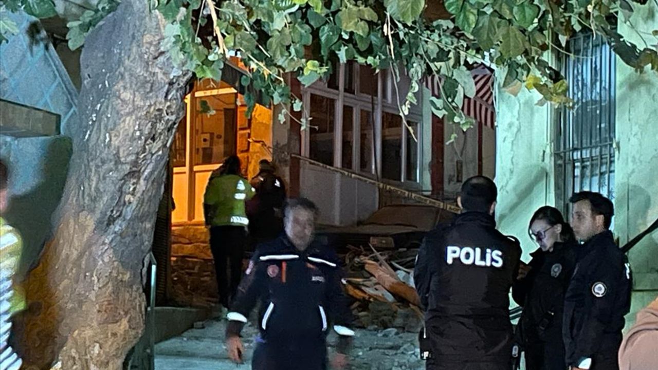 İzmir'de 4,9 büyüklüğünde deprem