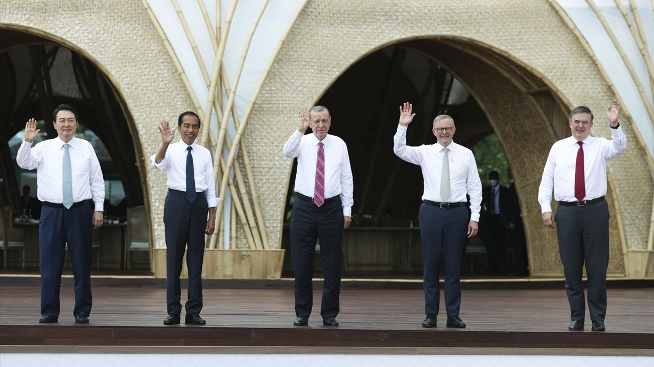 Cumhurbaşkanı Erdoğan'ın katılımıyla Bali'de MIKTA Liderler Zirvesi yapıldı