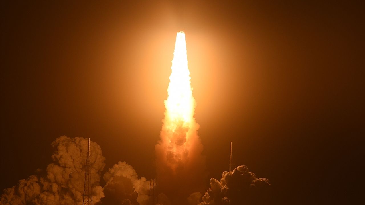 Rusya Savunma Bakanlığı açıkladı! Askeri uydu fırlatıldı