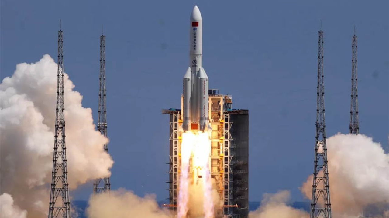 23 tonluk roket Dünya'ya düşüşe geçti! Türkiye Uzay Ajansı'ndan açıklama