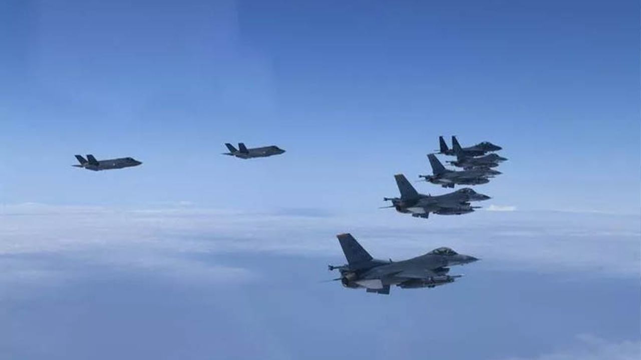 Güney Kore'de savaş uçakları acil havalandı
