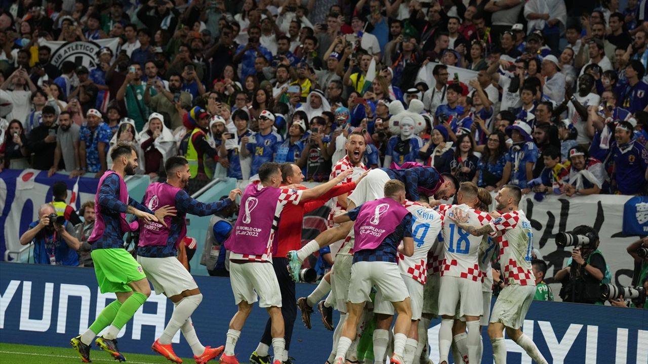 Hırvatistan, Japonya'yı penaltılarla geçti