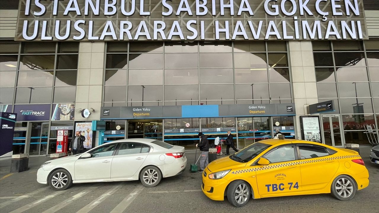 İstanbul'da hava ulaşımına sis engeli