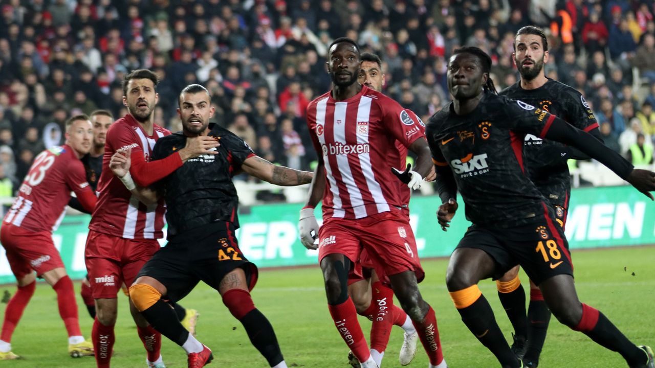 Galatasaray, Sivasspor'u iki golle mağlup etti