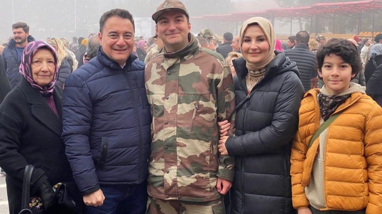 Ali Babacan'ın oğlu bedelli askerliğini tamamladı