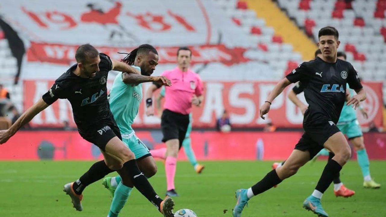 Antalyaspor, Manisa FK'yı tek golle devirdi