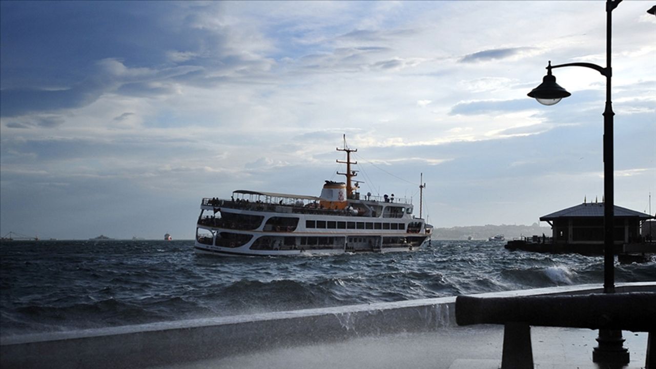 İstanbul'da deniz ulaşımına Lodos engeli!