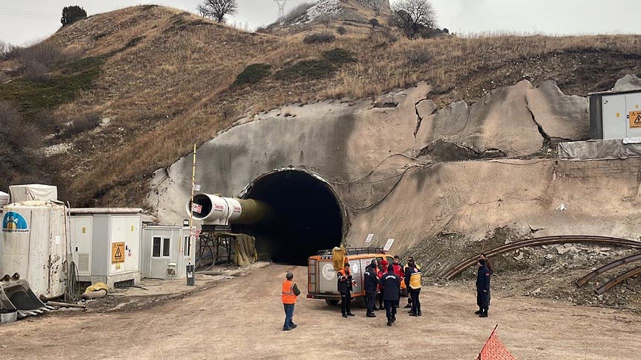 Kop Tüneli inşaatında meydana gelen göçükte 5 işçi yaralandı
