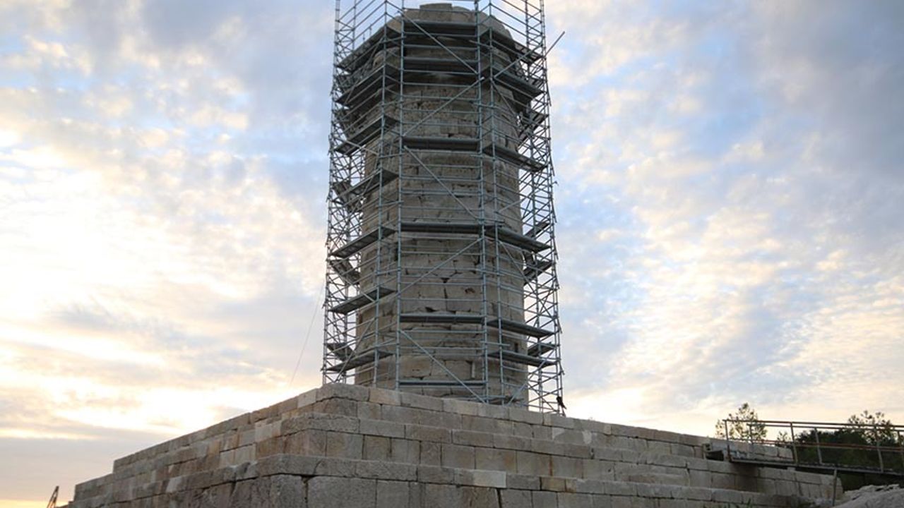 26 metre uzunluğundaki antik deniz feneri yeniden inşa ediliyor
