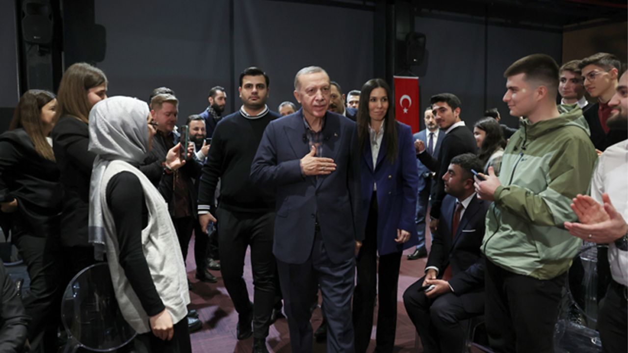 Erdoğan: Biz yasakların, yoklukların, yoksullukların Türkiye'sinin tüm yükünü omuzlamış bir nesiliz