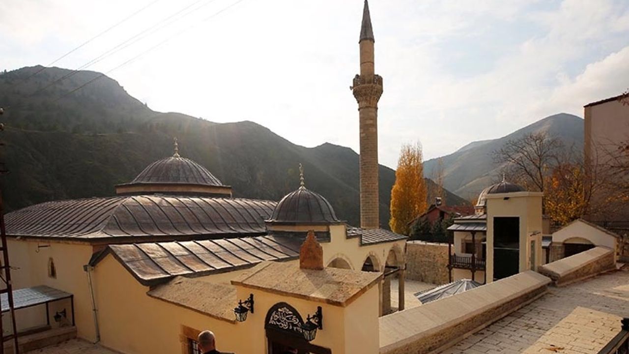 Elazığ'daki 228 yıllık Yusuf Ziya Paşa Camii yeniden ibadete açıldı