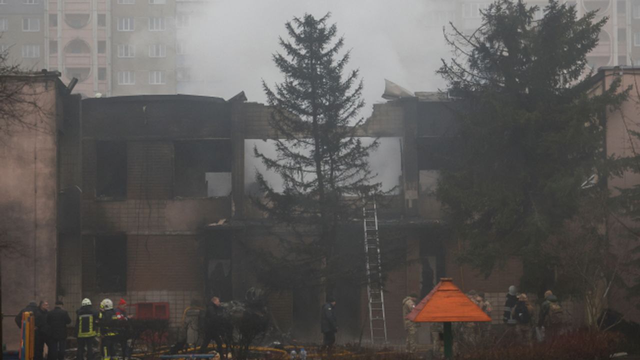 Ukrayna'da helikopter düştü: İçişleri Bakanı dahil 16 ölü