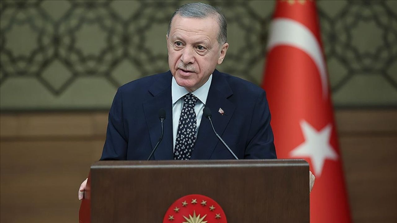 Erdoğan: THY'nin rekorlarla girdiği 2023'ü yine rekorlarla tamamlayacağını ümit ediyorum
