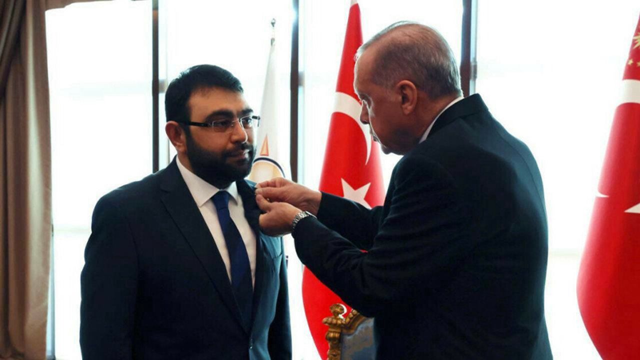 Saadet Partisi eski Eyüpsultan İlçe Başkanı Emre Ustaosmanoğlu AK Parti'ye katıldı