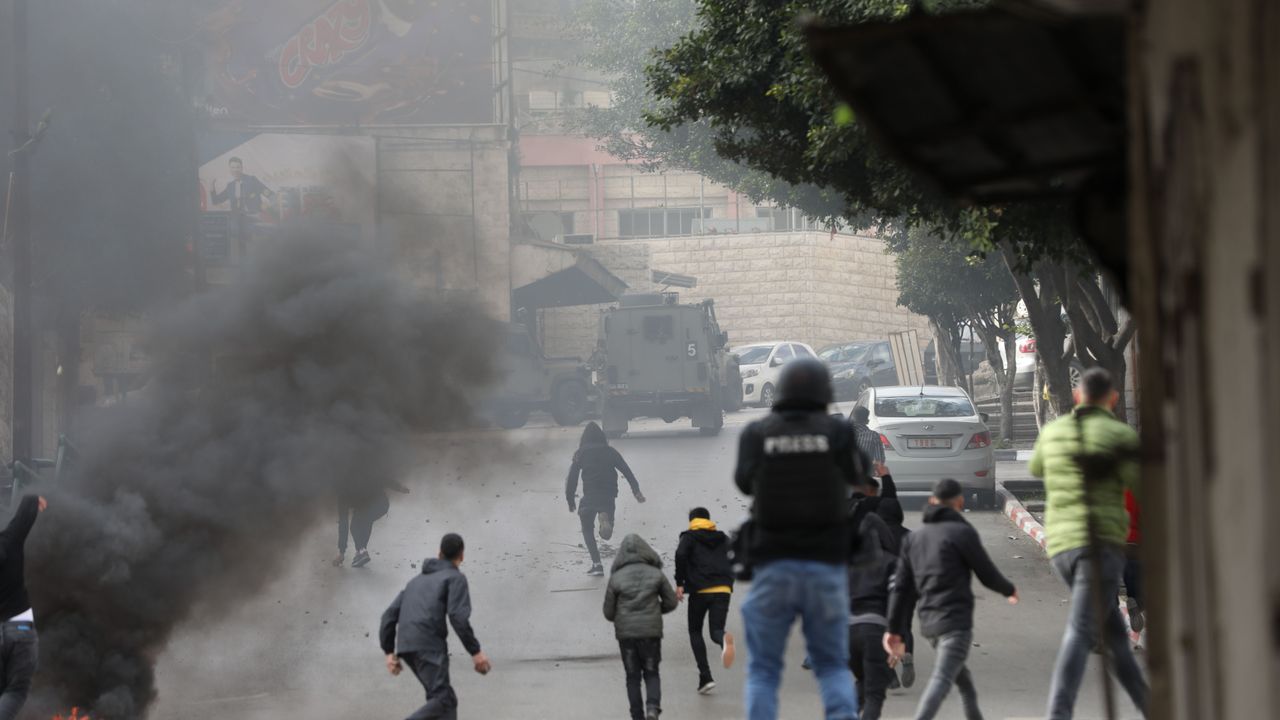 İşgalci İsrail güçleri Nablus'a baskın yaptı: 7 Filistinli yaralandı
