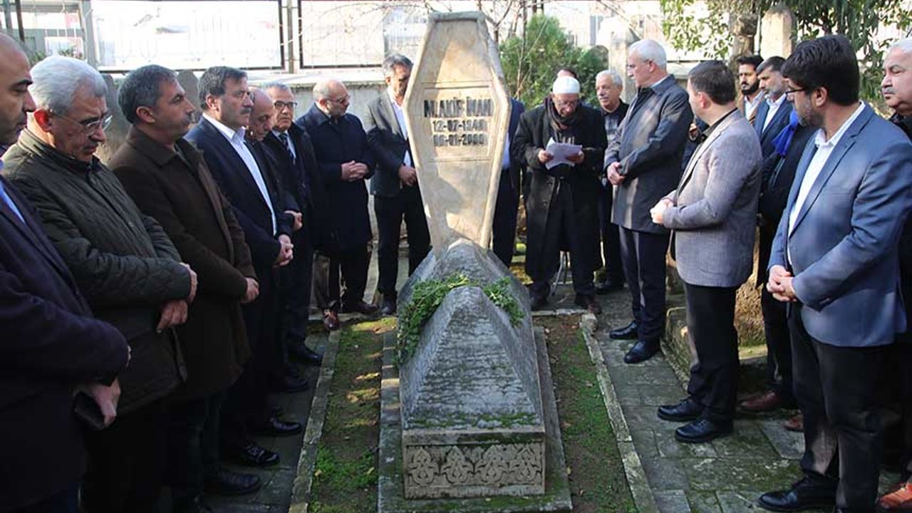 Mehmet Akif İnan vefatının 23. yılında mezarı başında anıldı