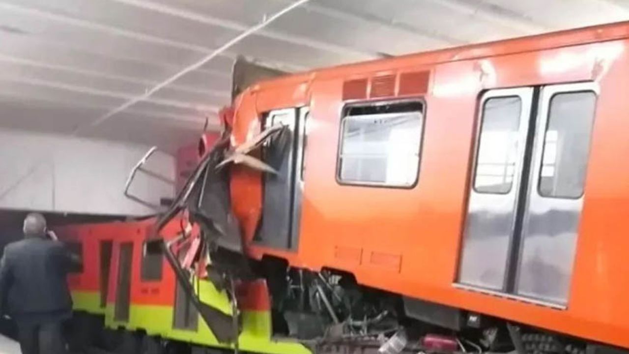 Meksika'da iki metro treni çarpıştı