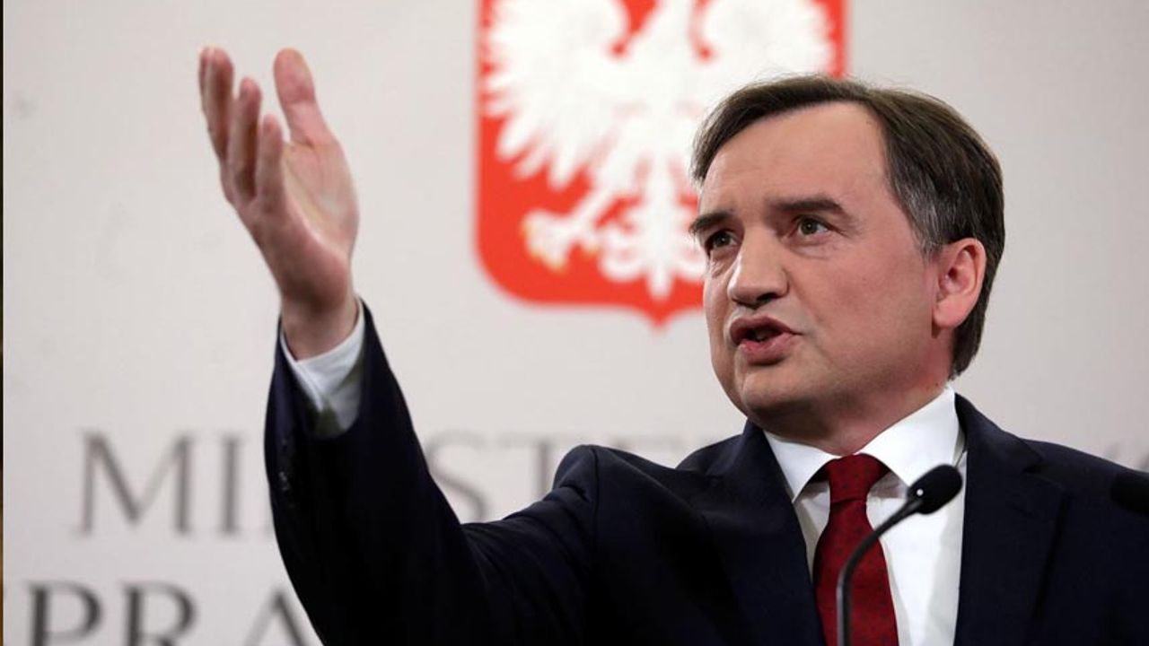 Polonya Adalet Bakanı: LGBT şiddettir ve saldırganlığın simgesidir