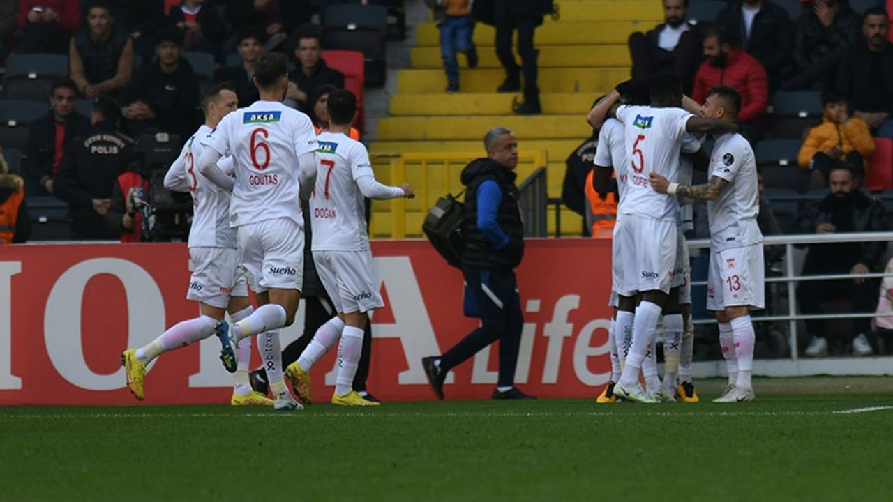 Sivasspor, Gaziantep FK'yi 2 golle geçti; galibiyet hasretine son verdi