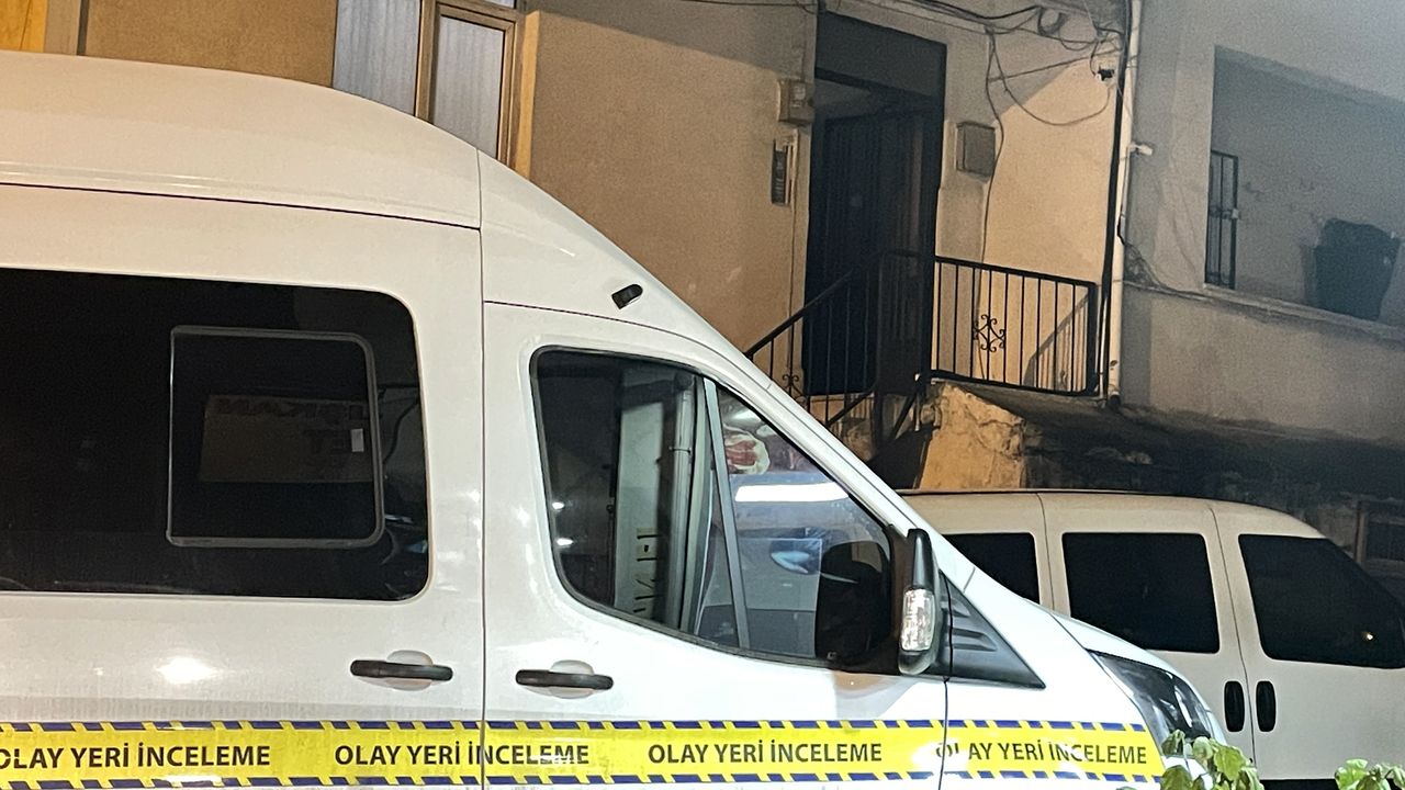 Ataşehir'de bir evde baza içerisinde kadın cesedi bulundu
