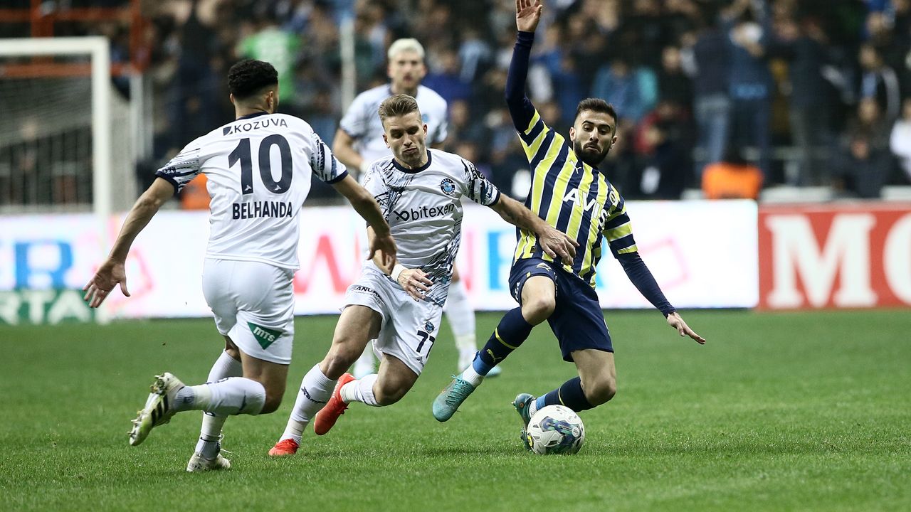 Fenerbahçe 1 puanı son dakikalarda kurtardı