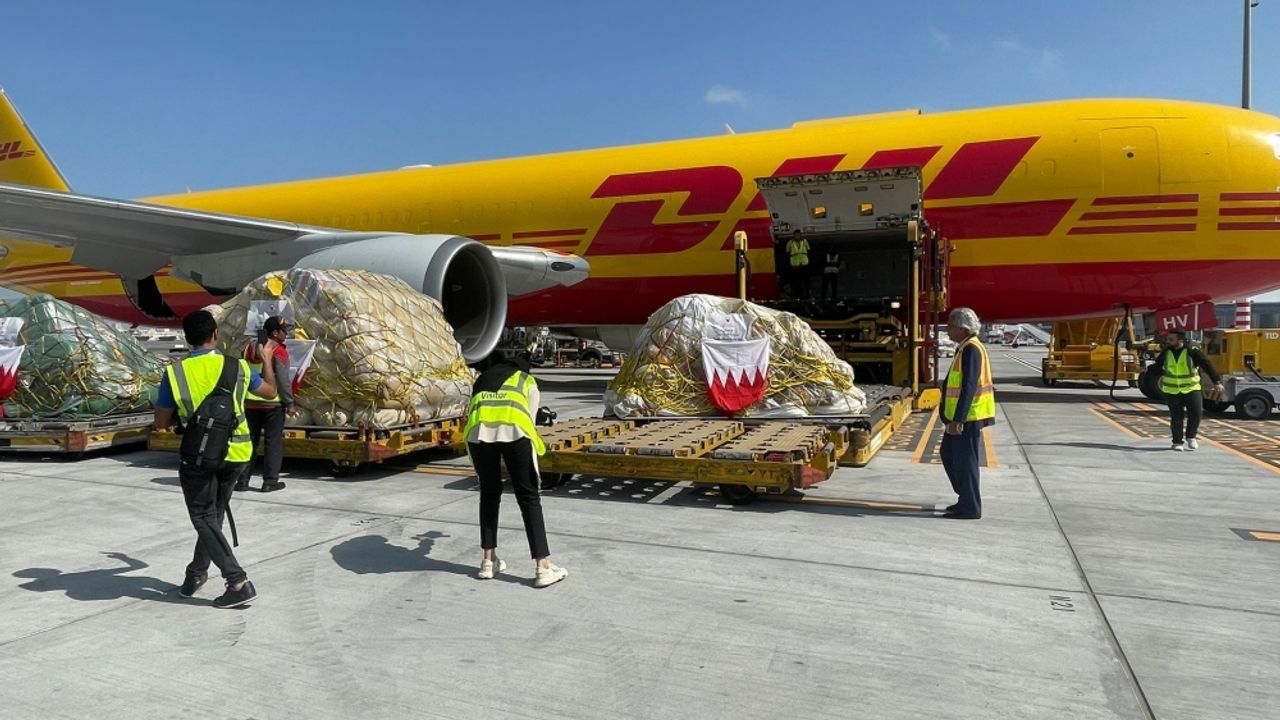 Bahreyn yardım malzemeleri taşıyan bir kargo uçağını Türkiye'ye gönderdi