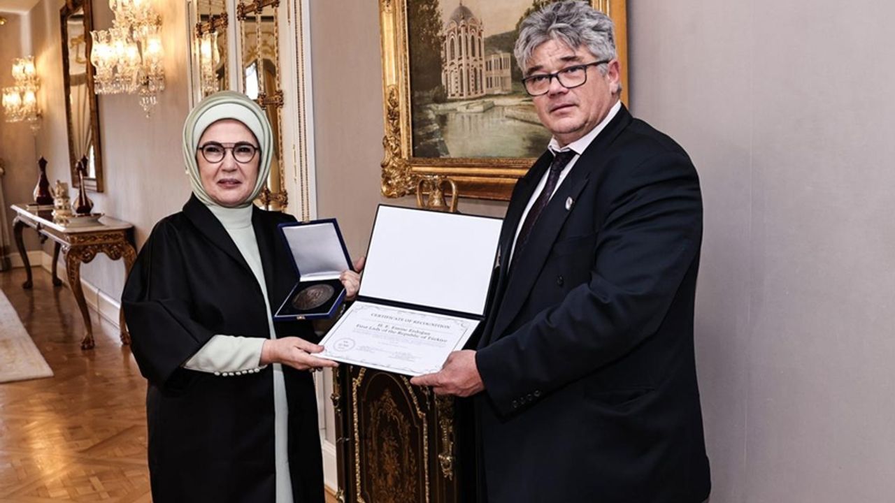 Emine Erdoğan'a 'Dr. Beck Ödülü' takdim edildi