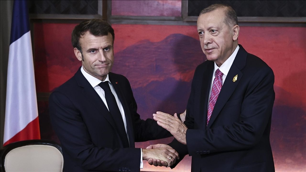 Macron'dan Türkçe paylaşım: Türkiye ile dayanışma içinde kalmaya devam edeceğiz