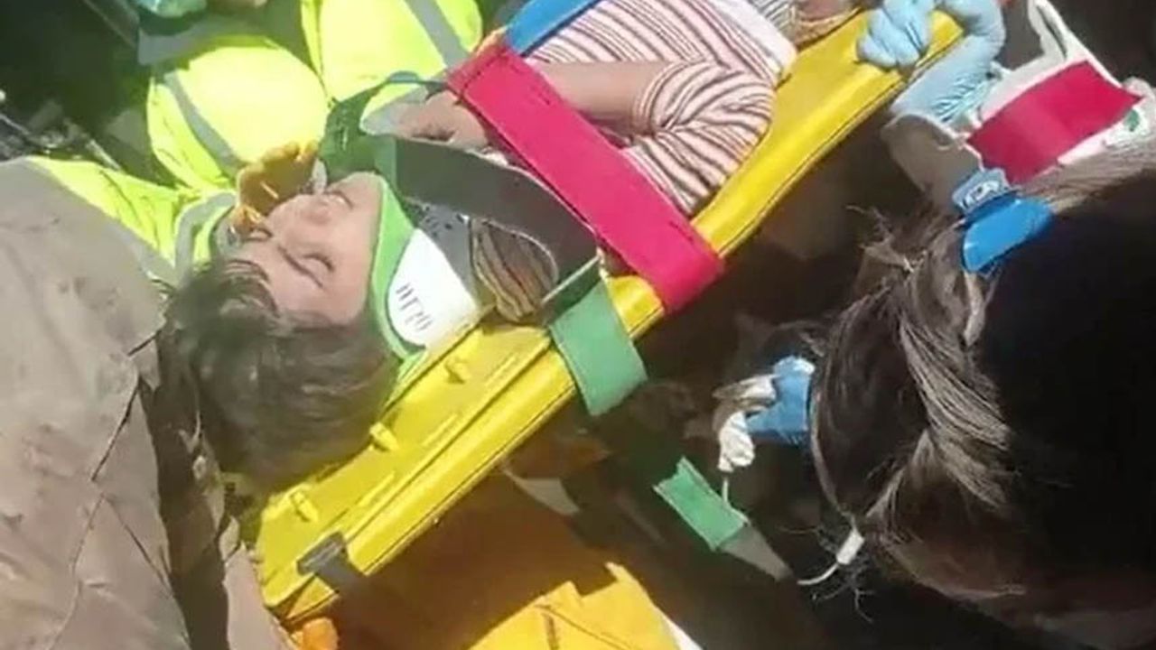 Adıyaman'da 7 yaşındaki Hivay 177 saat sonra kurtarıldı