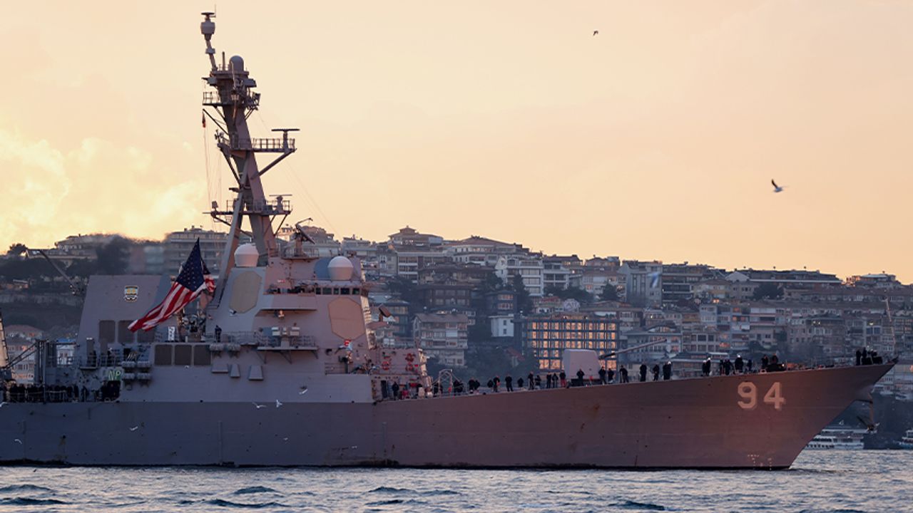 ABD savaş gemisi İstanbul'da