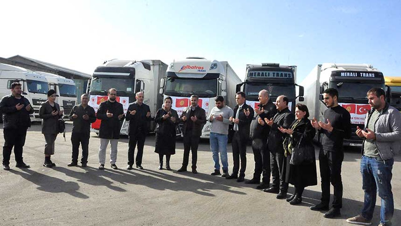 Kırgızistan'dan 4 yardım TIR'ı Türkiye'ye uğurlandı