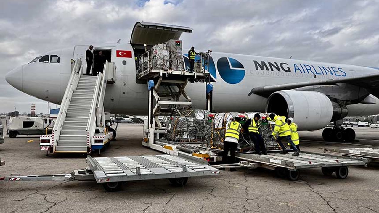 Libya kargo uçağıyla Türkiye’ye tıbbi yardım gönderdi