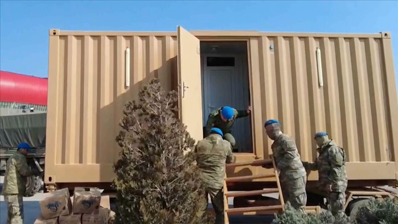 TSK deprem bölgesinde 235 seyyar banyo ve tuvalet kurdu