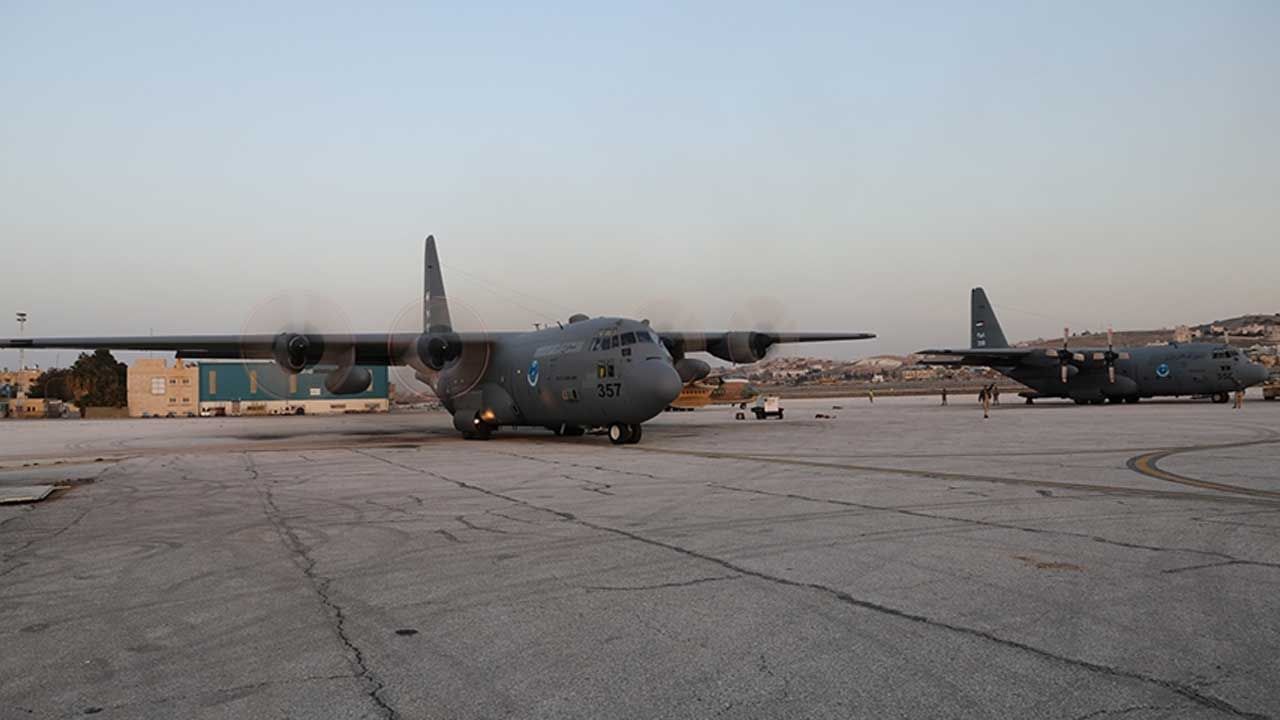 Ürdün 2 askeri uçakla 480 çadır gönderdi