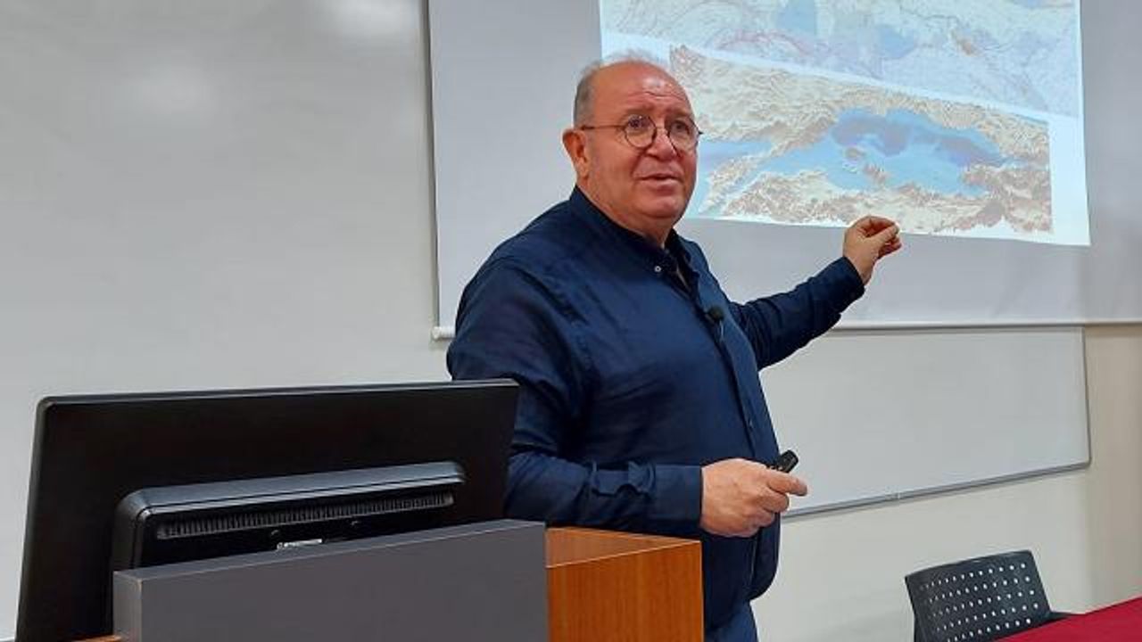 Prof. Dr. Ersoy: Türkiye'de deprem oluşturabilecek fay sayısı 500'ün üzerinde
