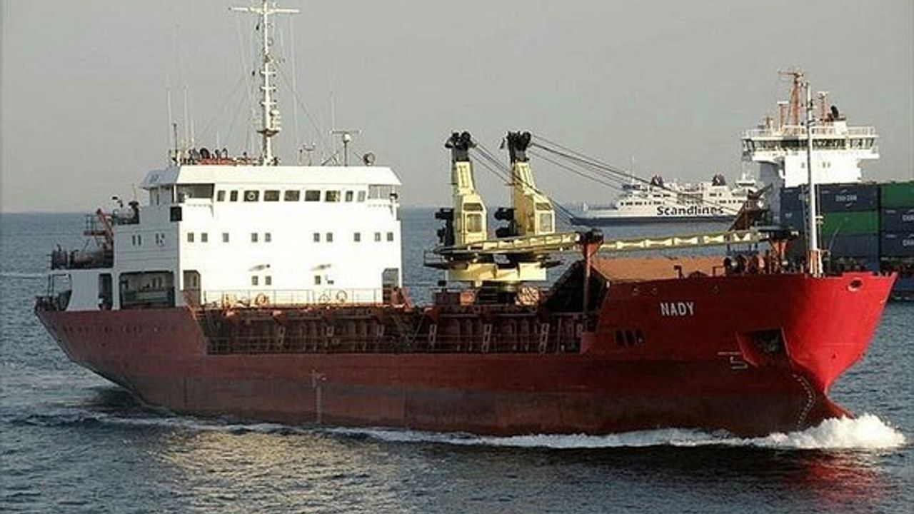 Antalya açıklarında gemi battı