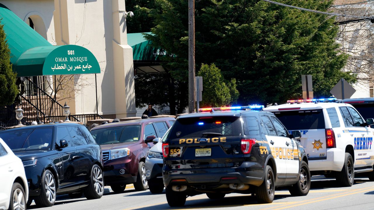 ABD'nin Paterson kentinde cami imamı sabah namazını kıldırırken bıçaklandı