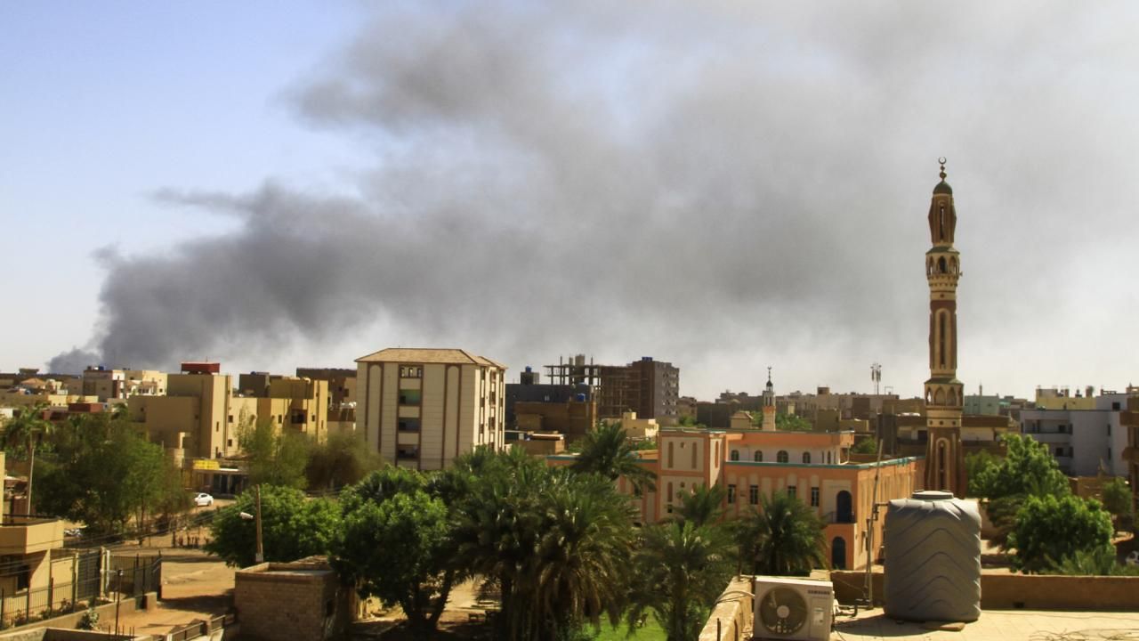 Sudan’da taraflar ateşkes ve yaptırım tehdidine kulak asmadı! Çatışmalar devam ediyor