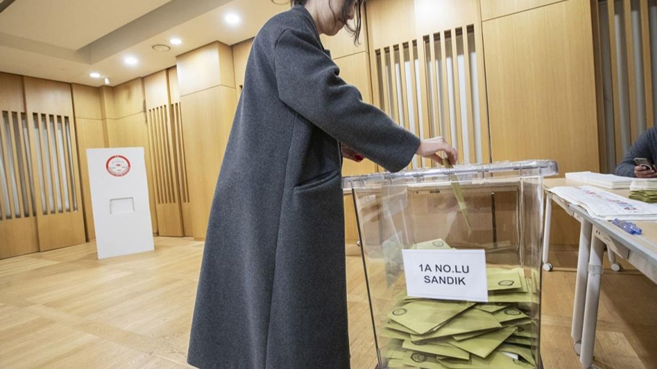 Yurt dışında oy kullanan seçmen sayısı 1 buçuk milyona yaklaştı