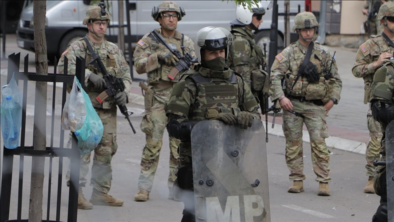 NATO Barış Gücü KFOR, Kosova'da birliklerini artırdı