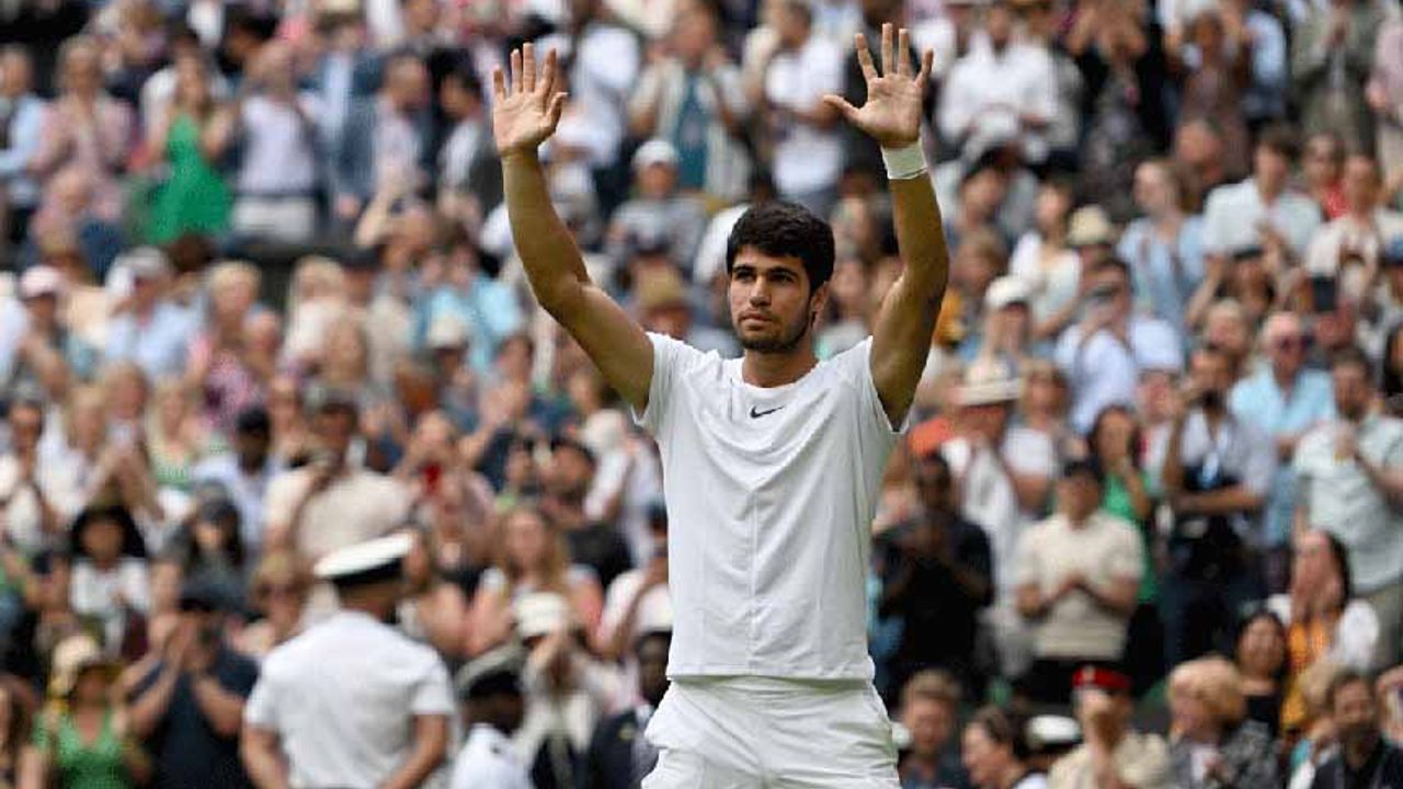 Wimbledon'da şampiyon Carlos Alcaraz!