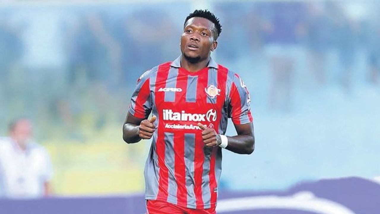 Okereke, Beşiktaş için gemileri yaktı! Para cezası ödemeye bile hazır