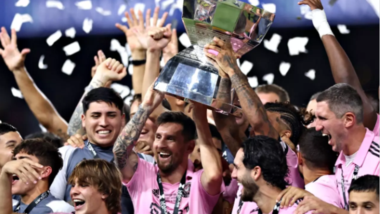 Messi Inter Miami ile ilk kupasını kazandı! Tarihi Şampiyonluk