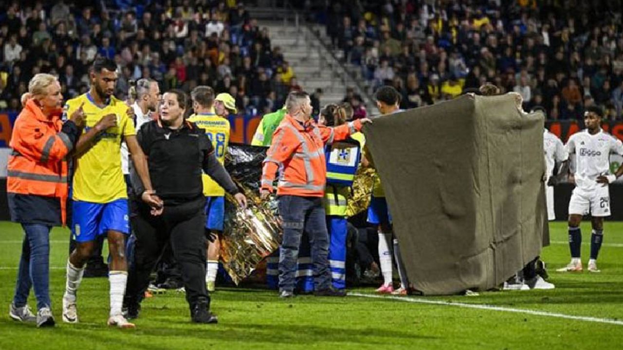 Waalwijk - Ajax maçı yaşanan riskli sakatlık sonrası tatil edildi