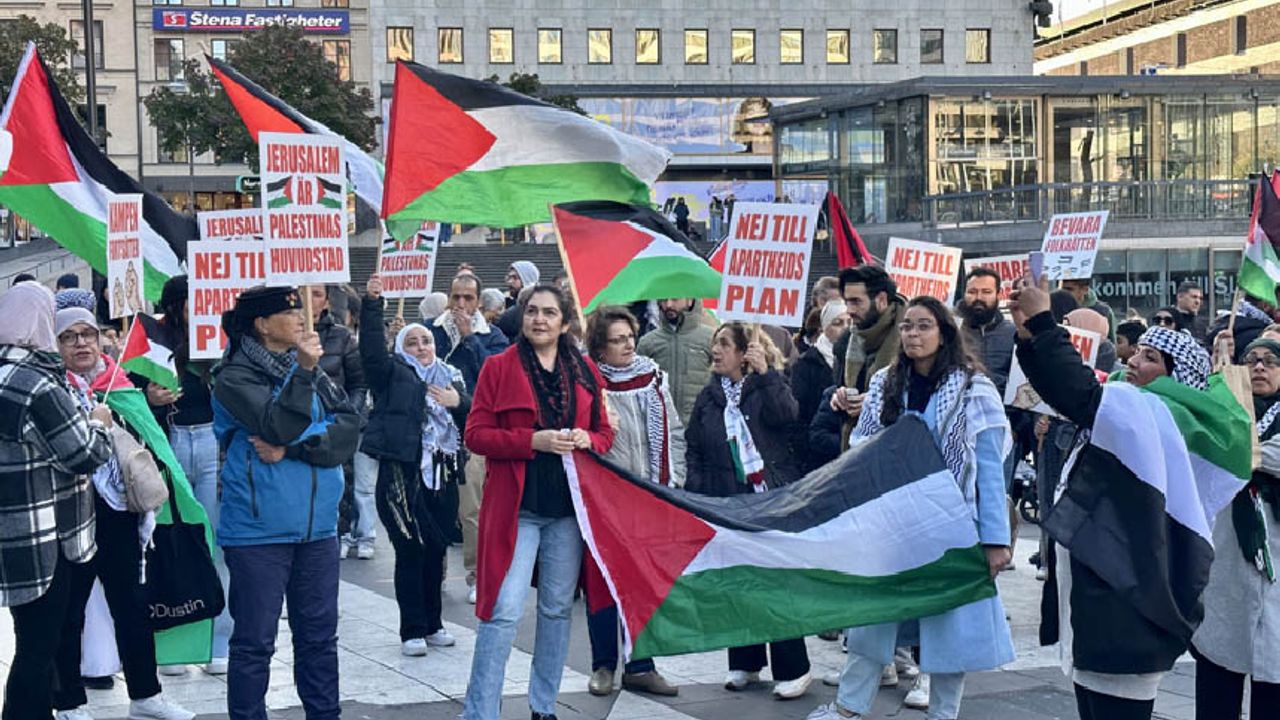 İsveç'te bir grup, Filistin'e destek için yürüyüş yaptı