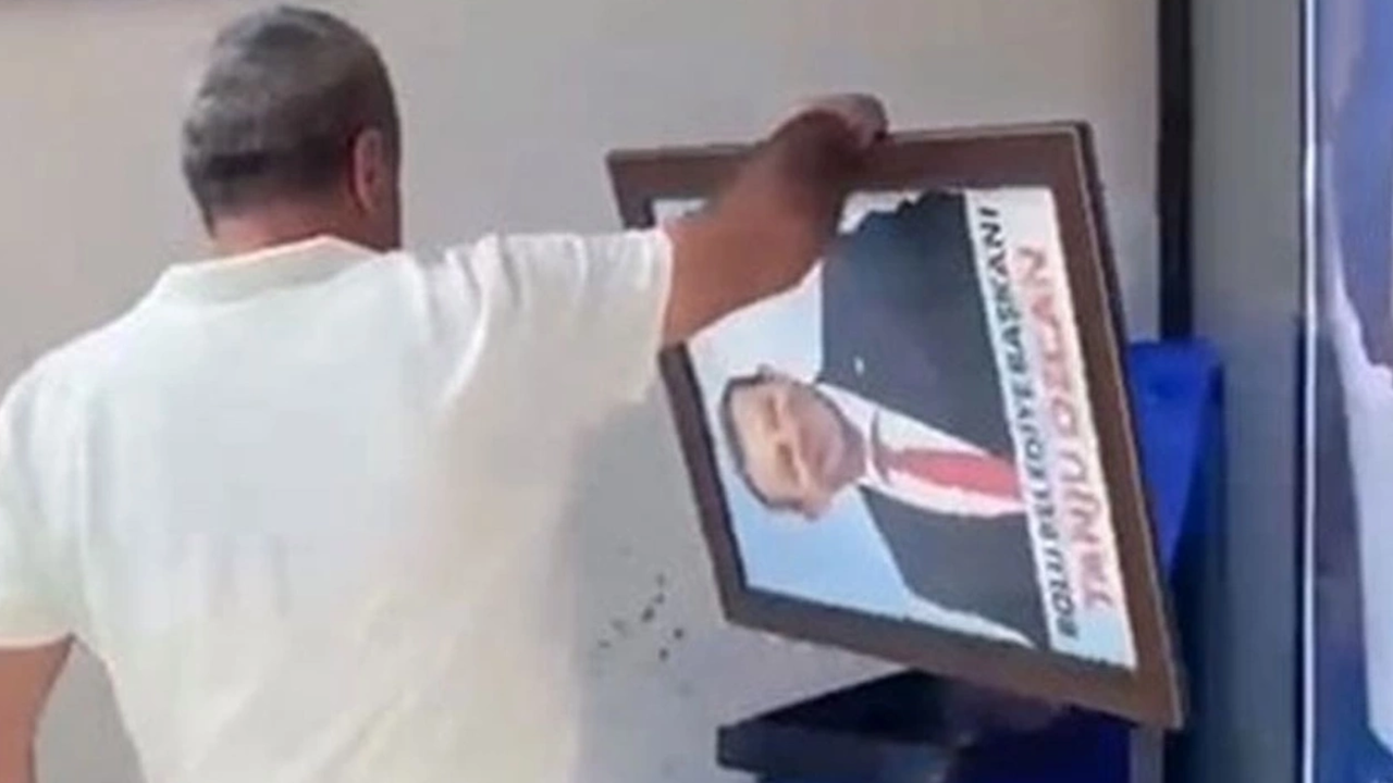 Tanju Özcan'ın parti binasındaki fotoğrafı çöpe atıldı