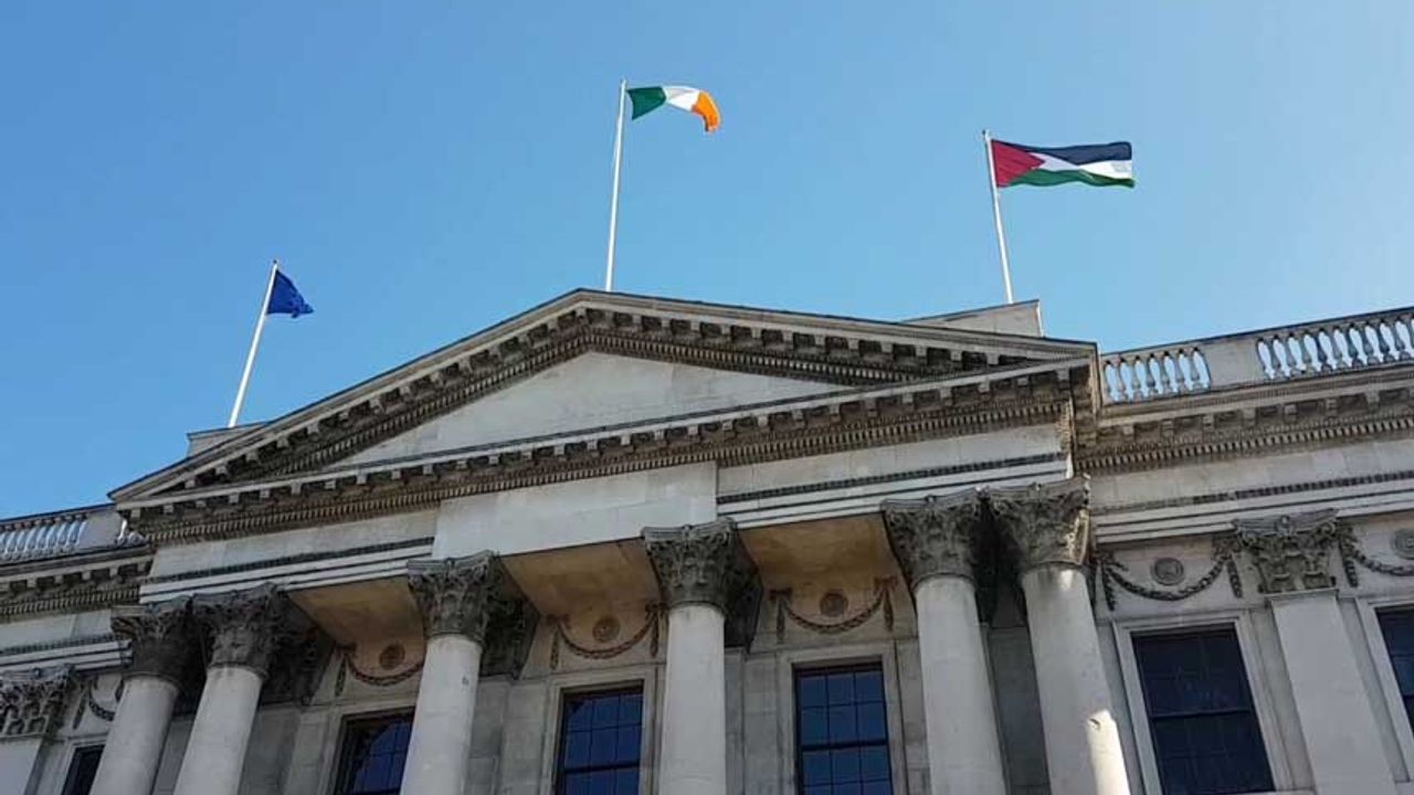 Dublin Belediye Meclisi, Filistin bayrağını göndere çekti!