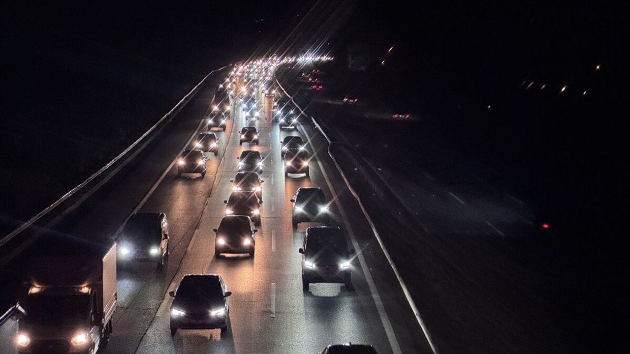 Tatilciler dönüyor, Sakarya kesiminde yoğunluk var