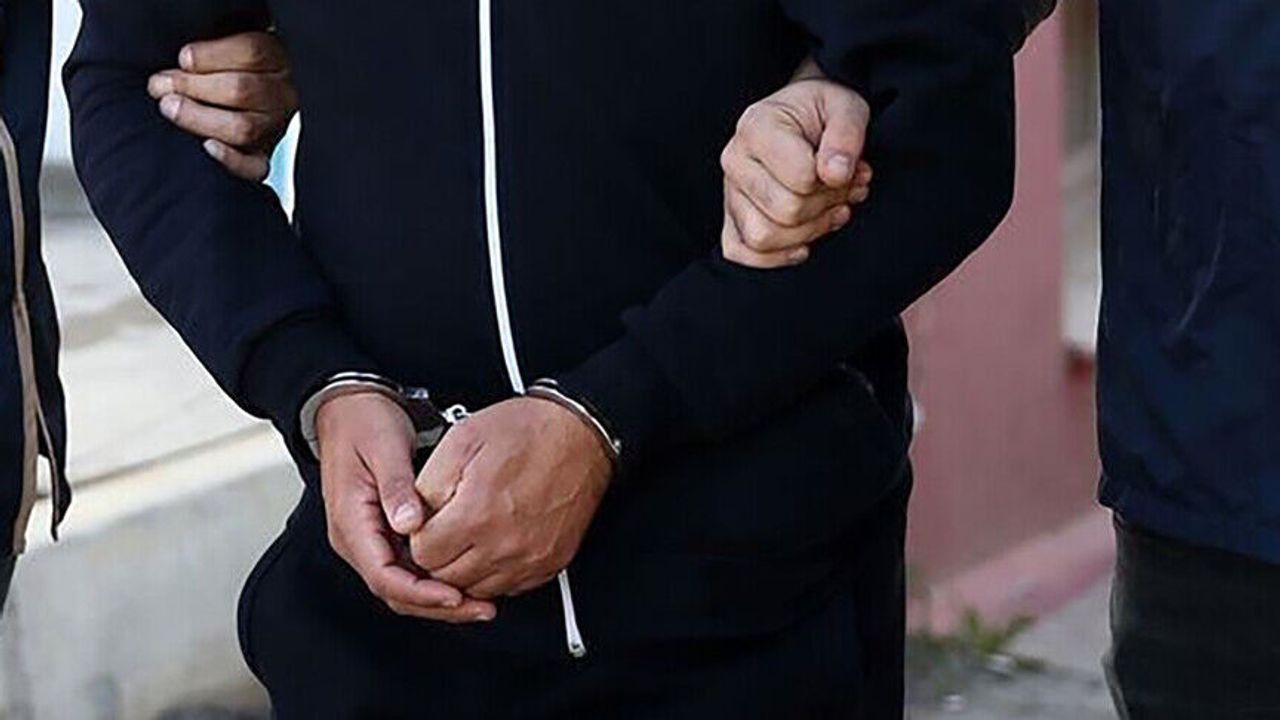 FETÖ'nün "güncel yapılanması" soruşturmasında 3 zanlı yakalandı
