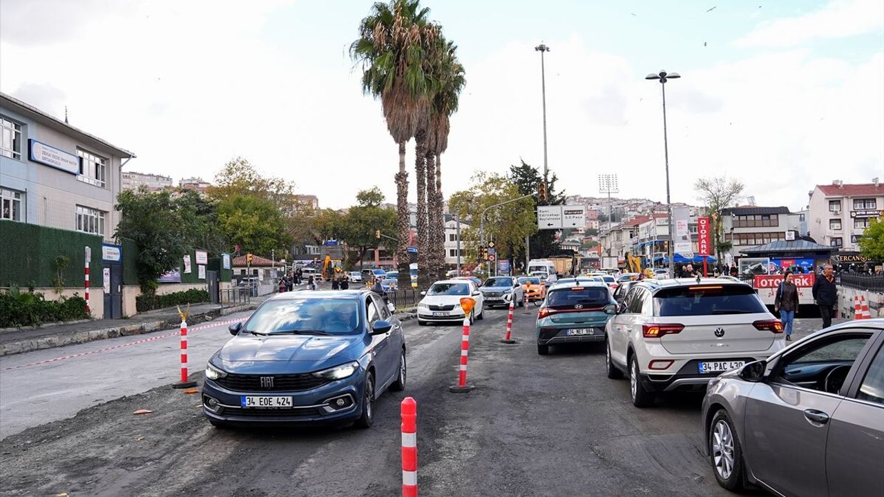 Eyüpsultan'da yol çalışmaları nedeniyle oluşan trafik yoğunluğu tepki çekti